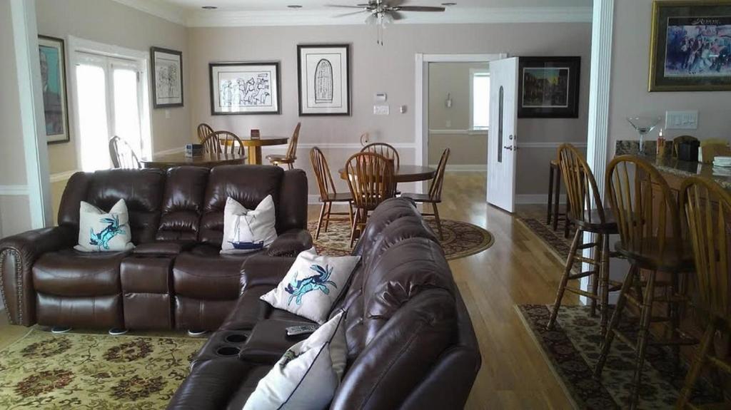 Villa Waterfront With Deck 23 Mi To French Quarter!