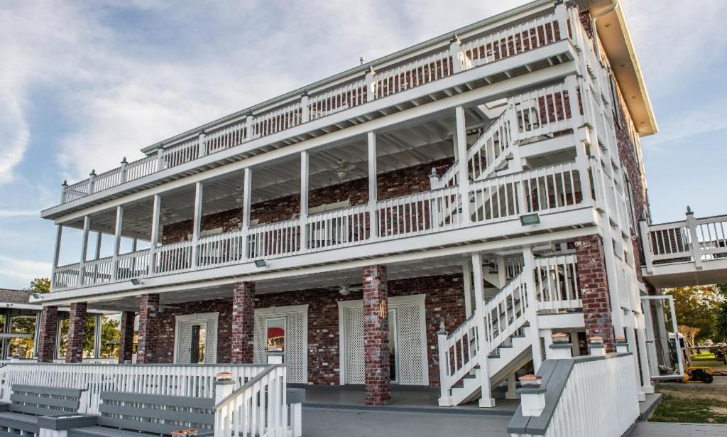 Waterfront With Deck 23 Mi To French Quarter! * New Orleans