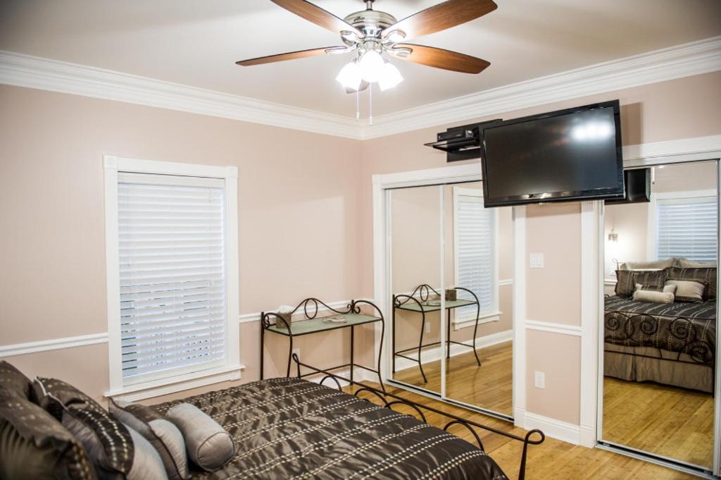 Waterfront With Deck 23 Mi To French Quarter! *
